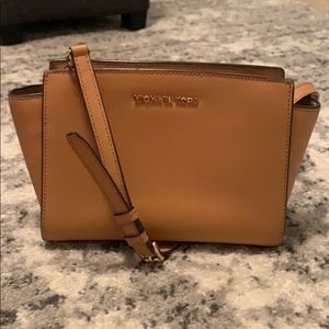 Michael Kors Crossbody